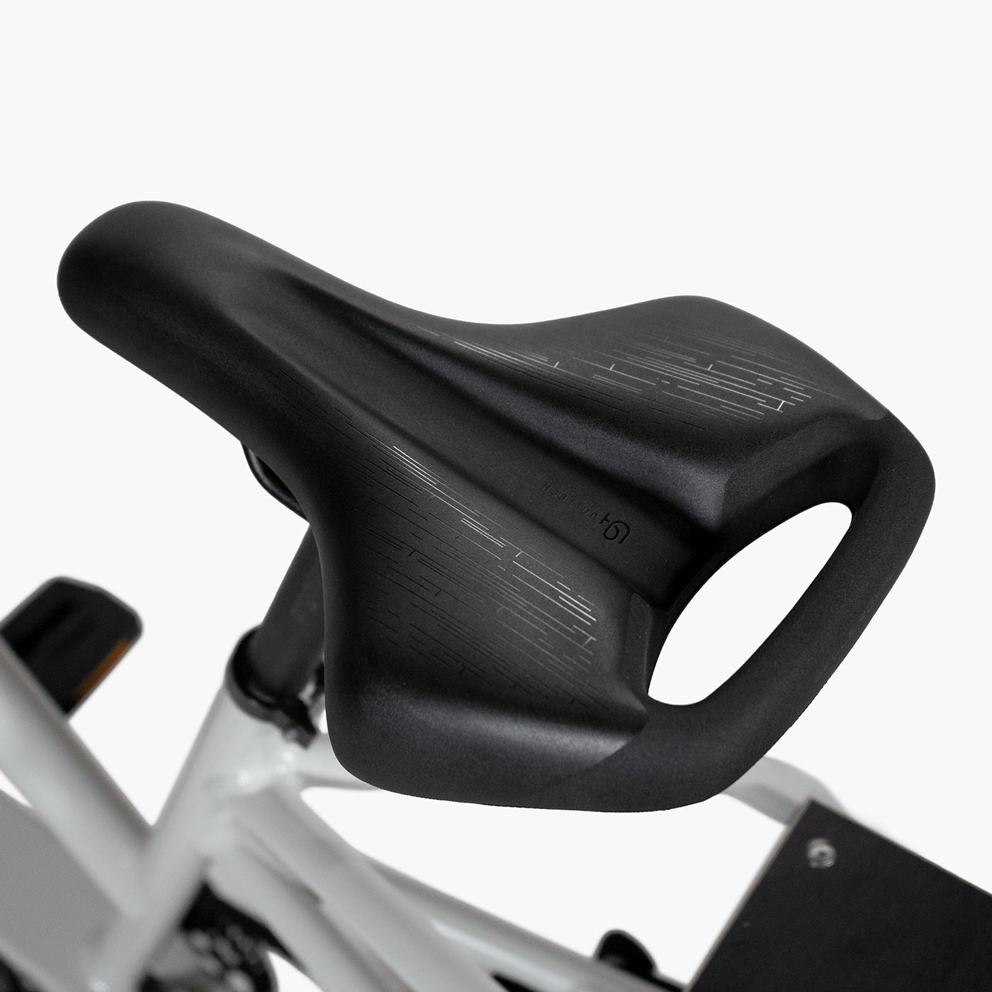 Ergotec Fahrradsattel für ergonomisches Sitzen am Simply.Lift EP6 Cargo E-Bike.