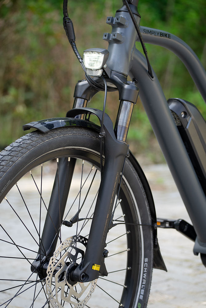 simply.lift load e-lastenrad mit suntour federgabel.