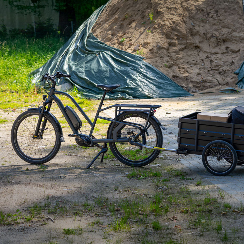 simply.lift load von simply.bike mit fahrradanhänger für firmenleasing.
