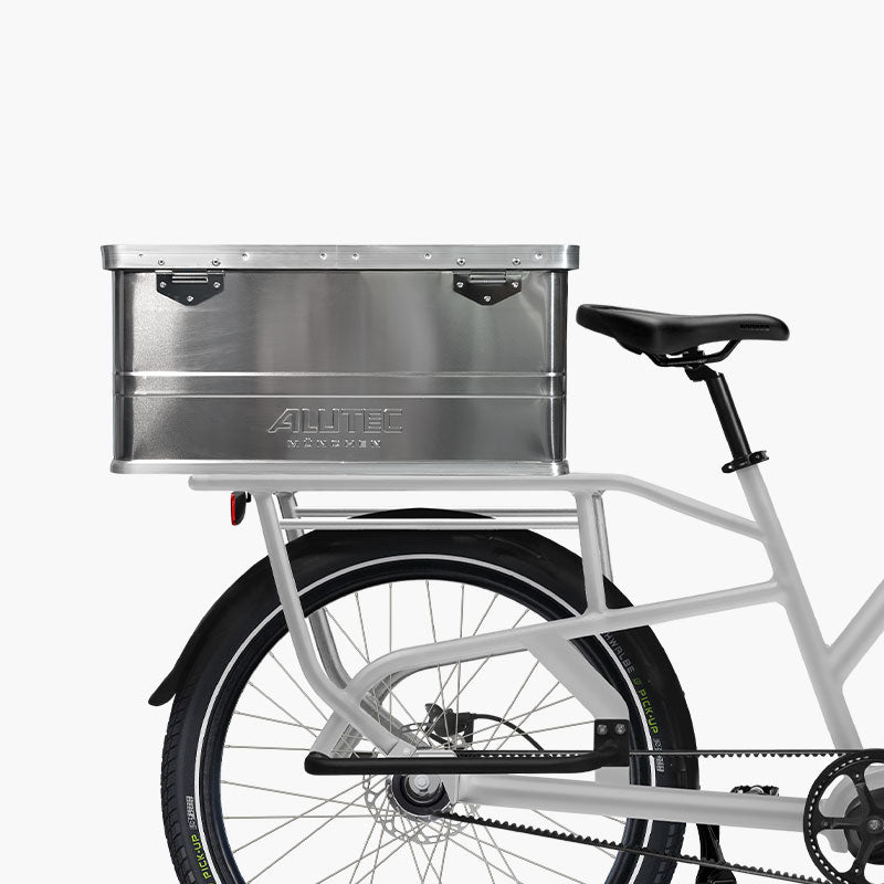 Alutec Transportbox aus Aluminium mit Deckel für Cargo E-Bikes.