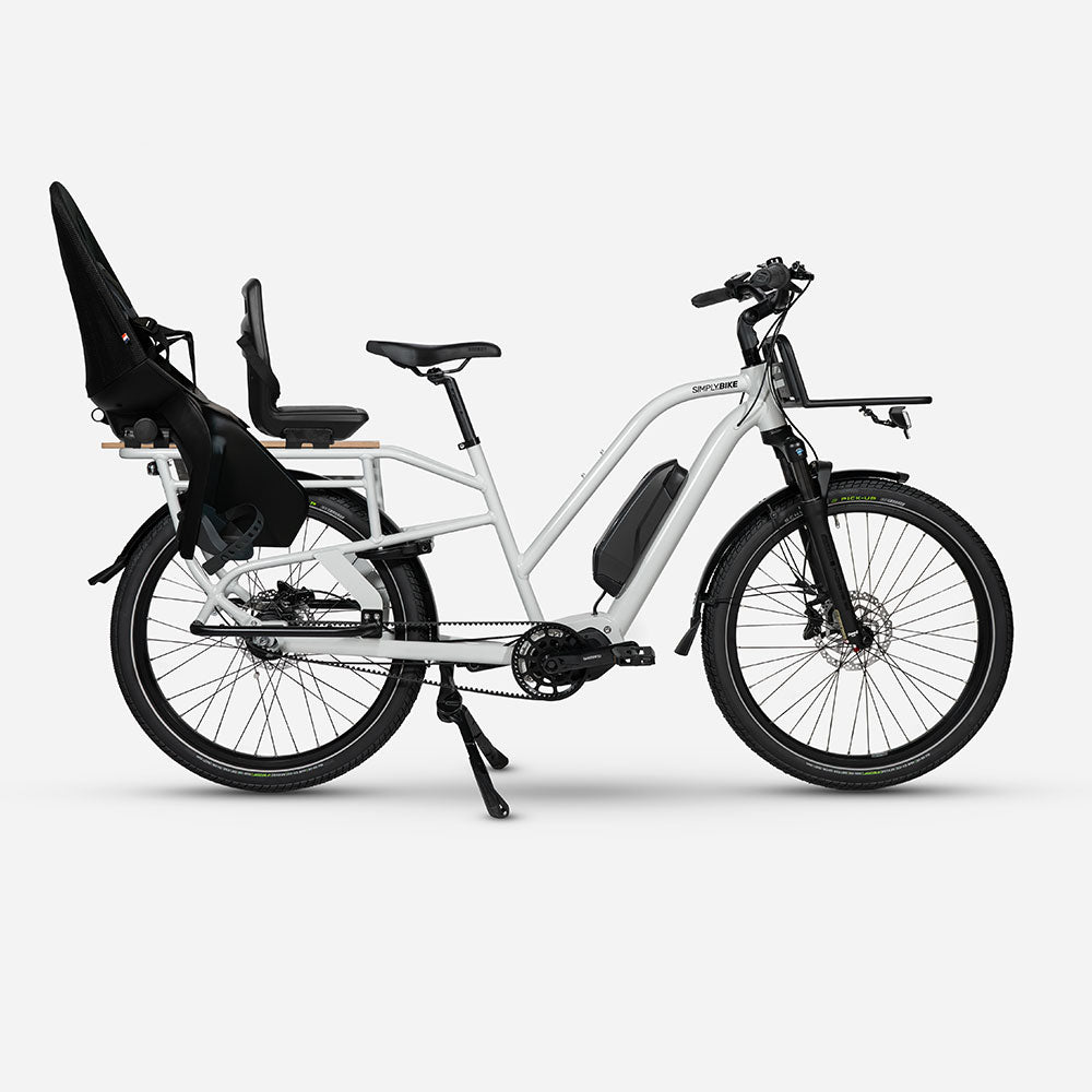 Simply.Lift STEPS Cargo E-Bike mit zwei Kindersitzen auf einem Gepäckträger.