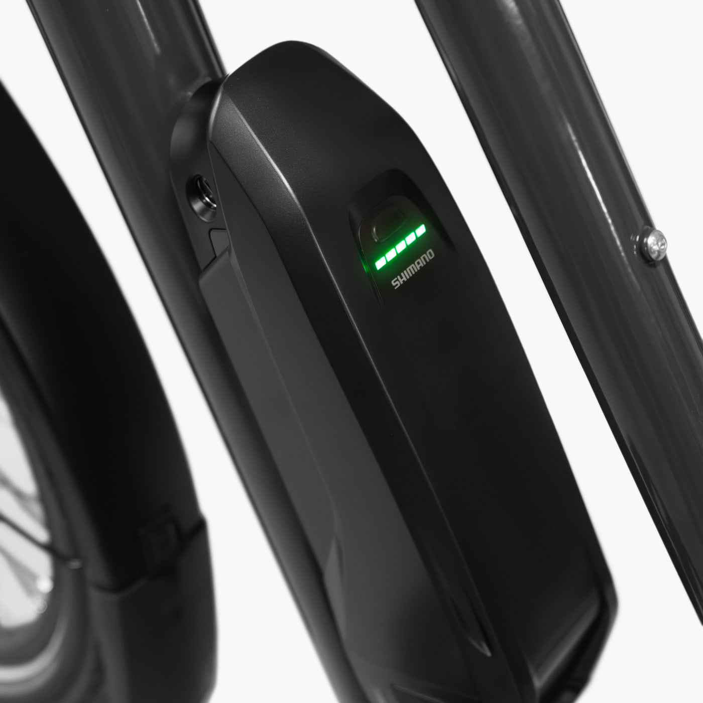 Shimano 418 Wh Akku am Simply.Lift EP6 mit grüner Ladestandsanzeige, Nahaufnahme